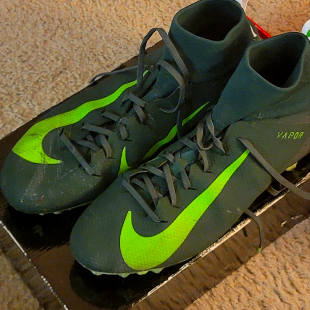 !! Mens Michigan State Spartans Football "Game Worn" Nike Cleats Size 14 !!